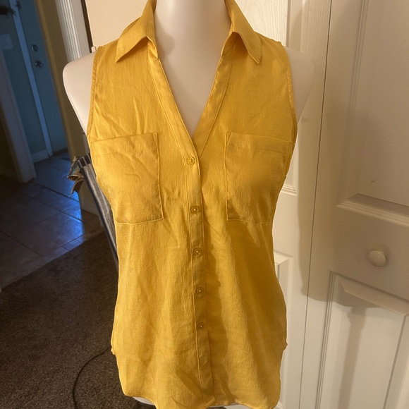 Express Portofino Yellow Sleeveless Notched Collar Blouse slim XS - Picture 1 of 6